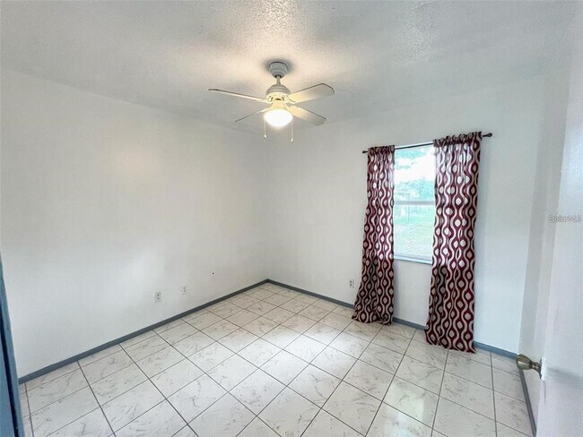 Building Photo - 6920 Edgefield Ln