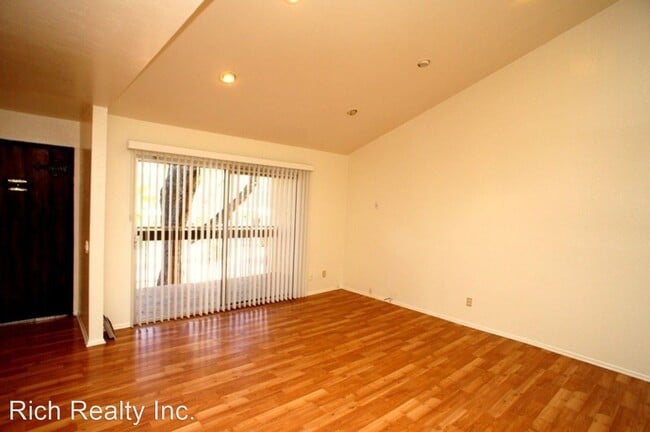 Building Photo - 2 br, 2 bath House - 842 S. Langley Ave #201