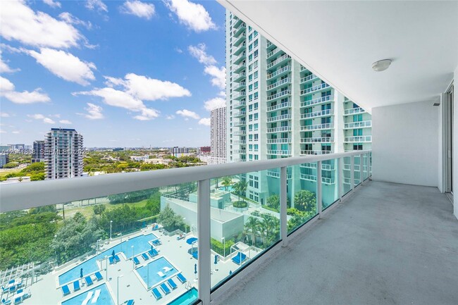 Building Photo - 1800 N Bayshore Dr