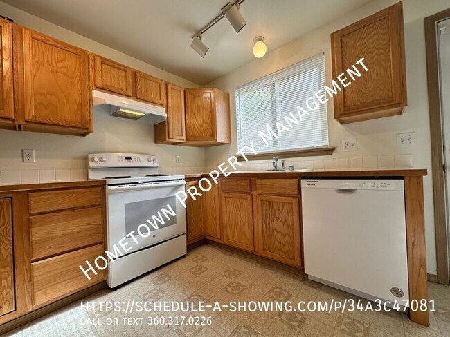 Building Photo - 6763 Steamer Dr SE