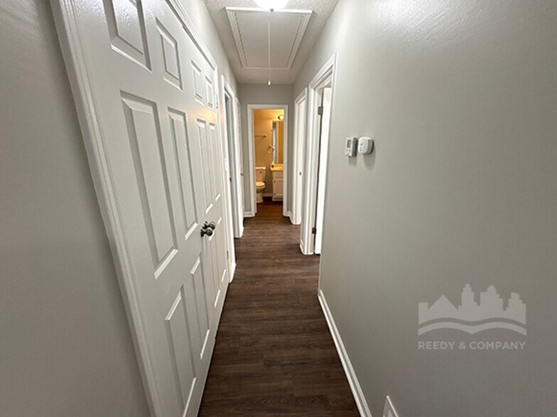 Building Photo - 316 Sparky Cove