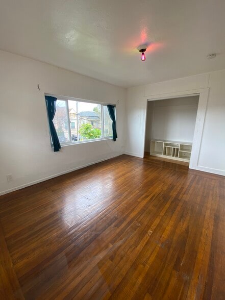 Building Photo - 685 28th St