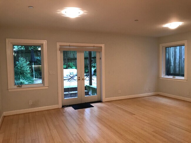 Building Photo - 708 Ashbury Street