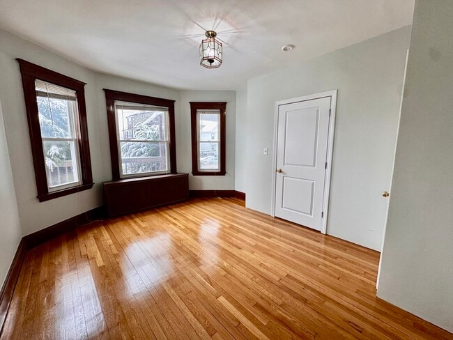 Building Photo - 129 Redlands Rd