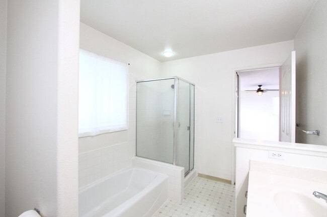 Building Photo - Mililani Mauka