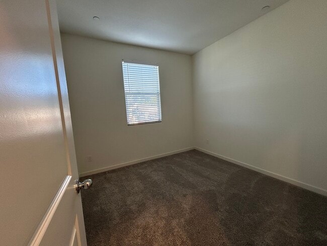 Building Photo - 3998 E Commerce Way