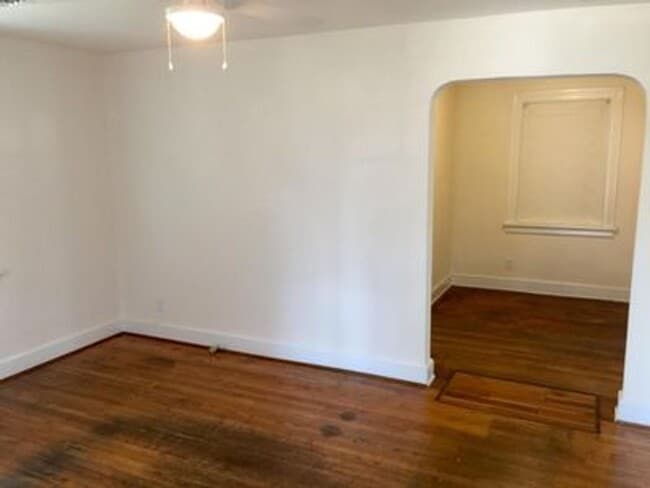 Building Photo - 2210 Shirleydale Ave