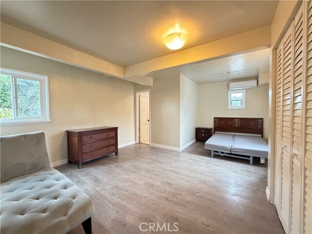 Building Photo - 9729 W Live Oak Ave