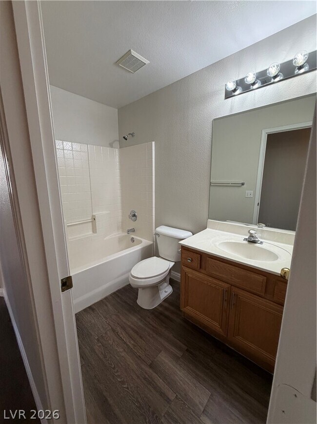 Building Photo - 4024 W Delhi Ave