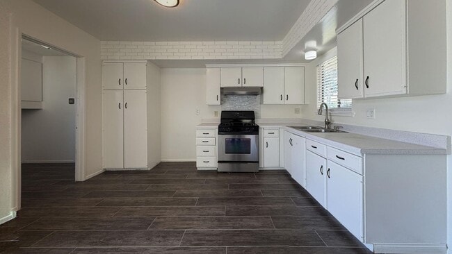 Building Photo - 11231 Reddiford Ct