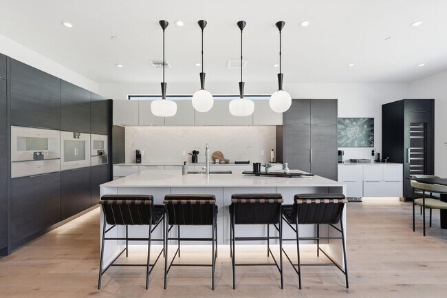 Building Photo - 4544 N Evans Dr