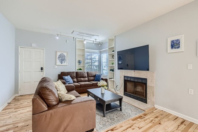 Building Photo - Walk to Morley Field - 3 Bed, 2 Bath + Bon...