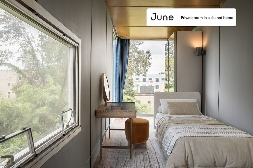 Primary Photo - Private bedroom in 6 bed/6 bath Home