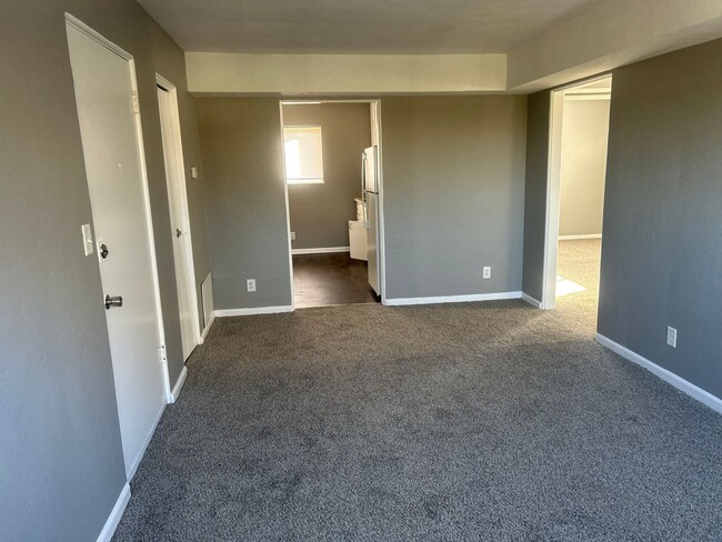 Building Photo - Forest Court Apartment Homes