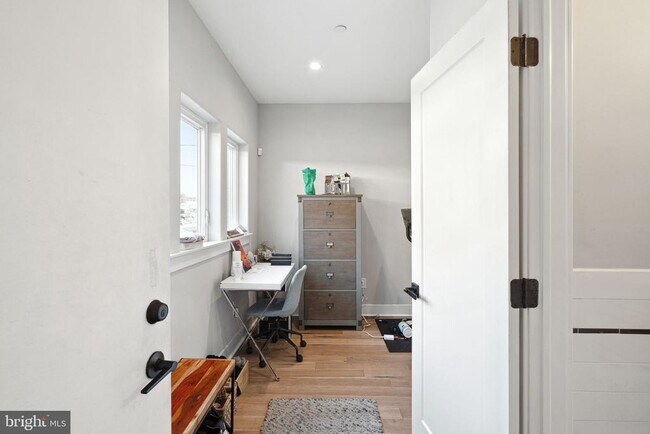 Building Photo - 1224 N 26th St