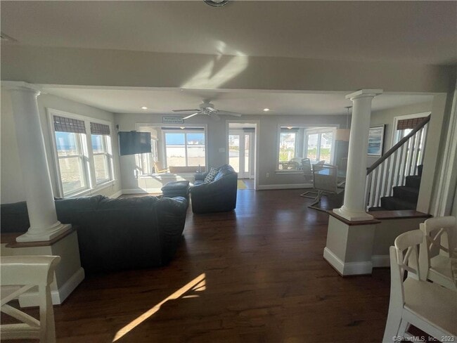 Building Photo - 21 Seaside Ln