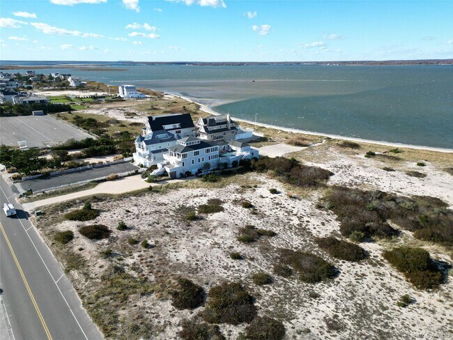 Building Photo - 750 Dune Rd