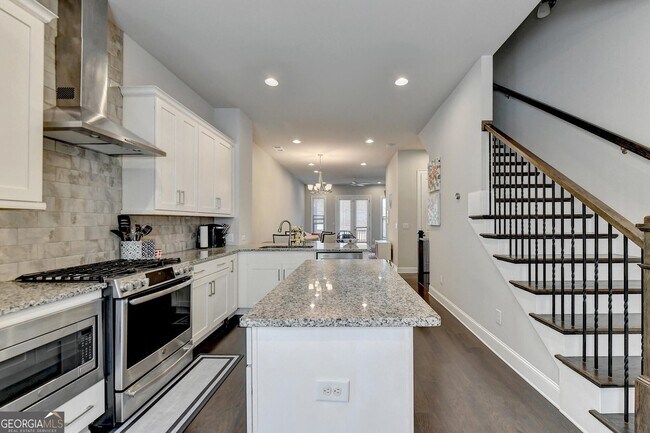 Building Photo - 4245 Deming Cir
