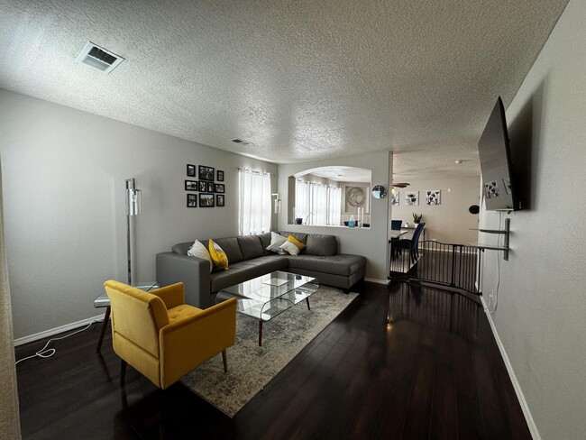 Building Photo - 10501 Trieste Ct NW
