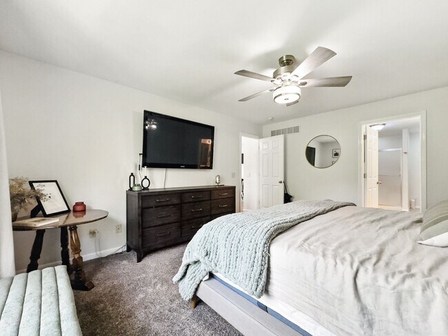 Building Photo - 4689 Inlet Ln