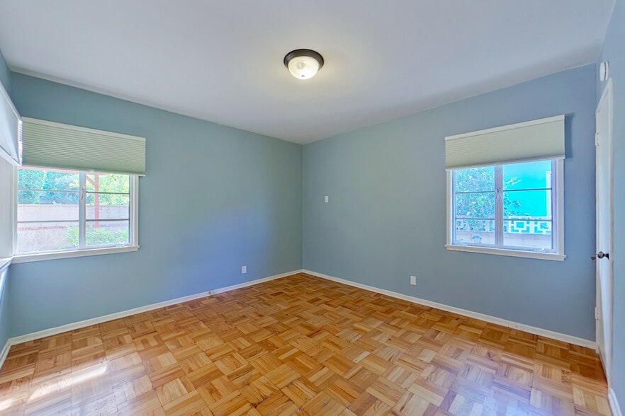 Building Photo - 1462 Glengarry Rd