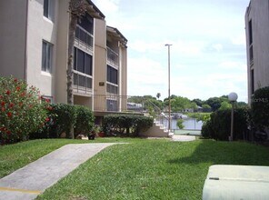 Building Photo - 618 Orange Dr