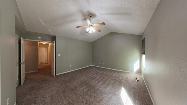 Building Photo - 1125 Butternut Ln