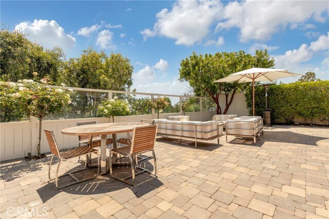Building Photo - 2897 Chateau Way