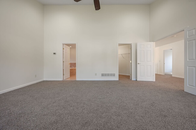 Building Photo - 438 Lorraine Dr