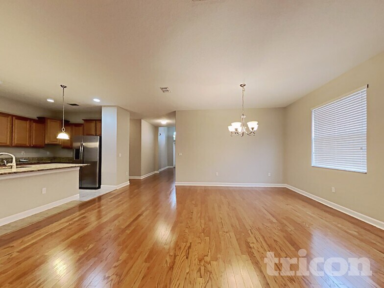 Building Photo - 13811 Newport Shores Dr