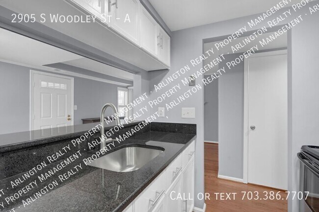 Building Photo - 2905 S Woodley St