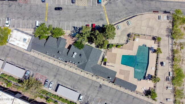 Building Photo - 4800 N Stanton St