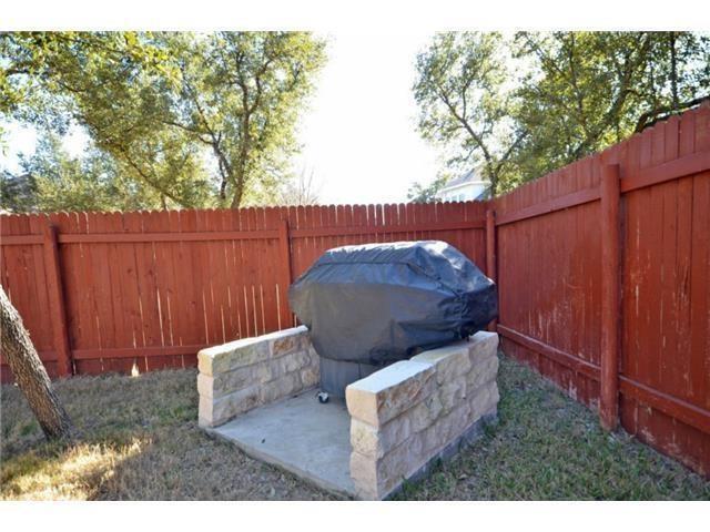 Building Photo - 2411 Stagecoach Bend