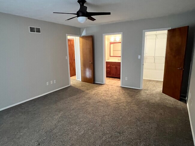 Building Photo - 1397 Sanzon Dr