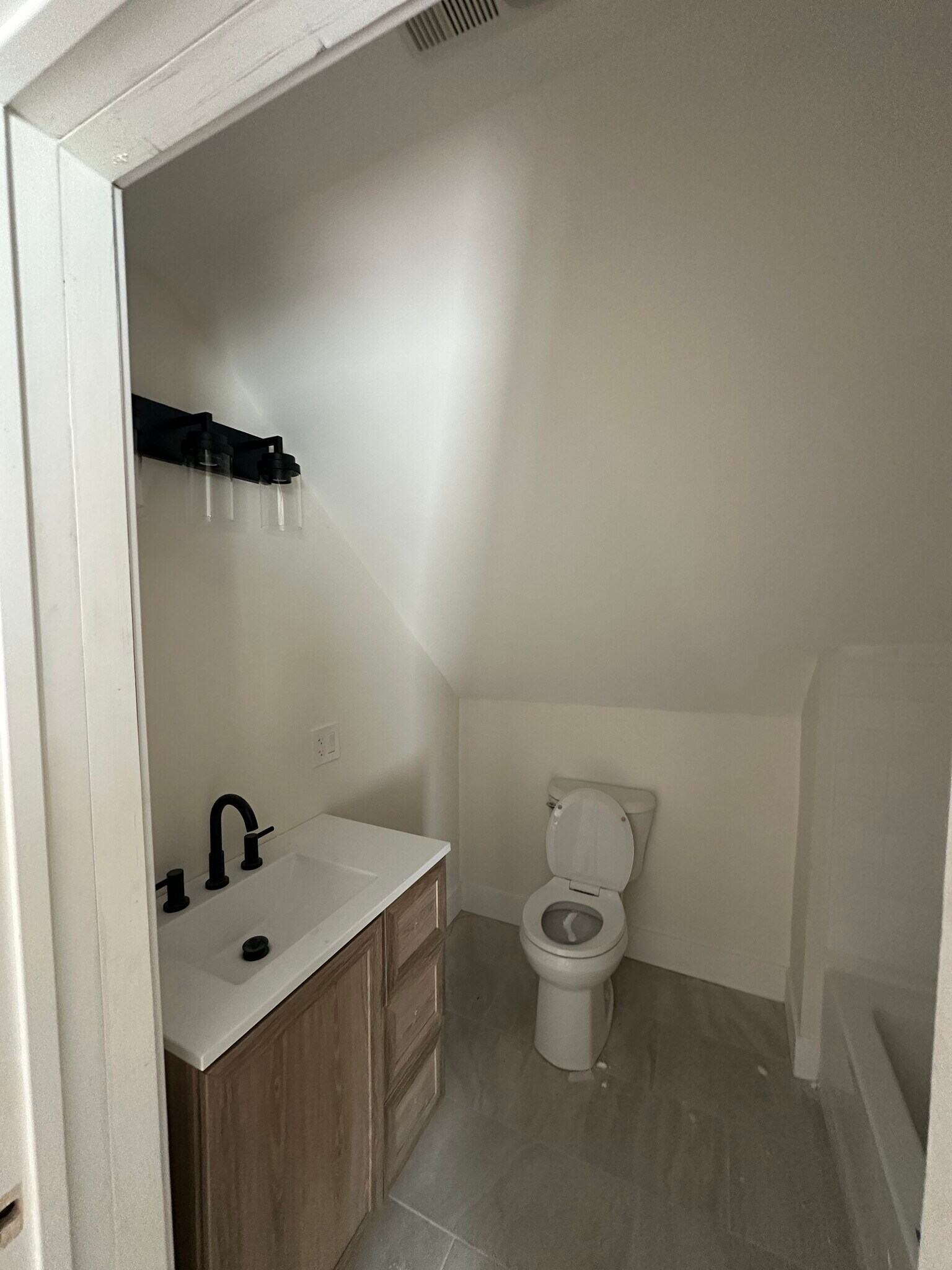 Building Photo - 805 Blue Hill Ave