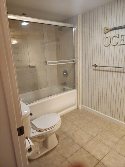 Second bathroom - 1021 Costa Pacifica Way