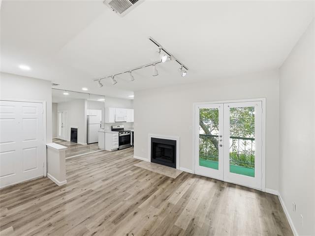 Building Photo - 7126 Holly Hill Dr