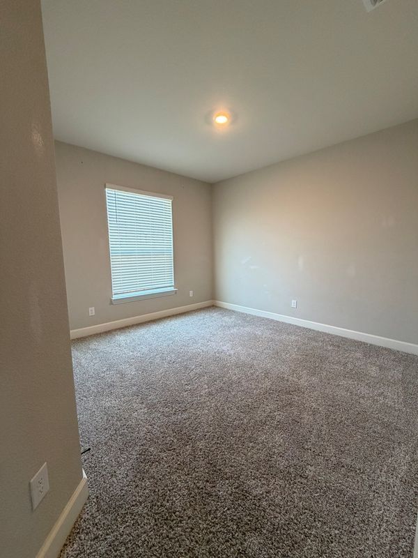 Building Photo - 925 Emerson Dr