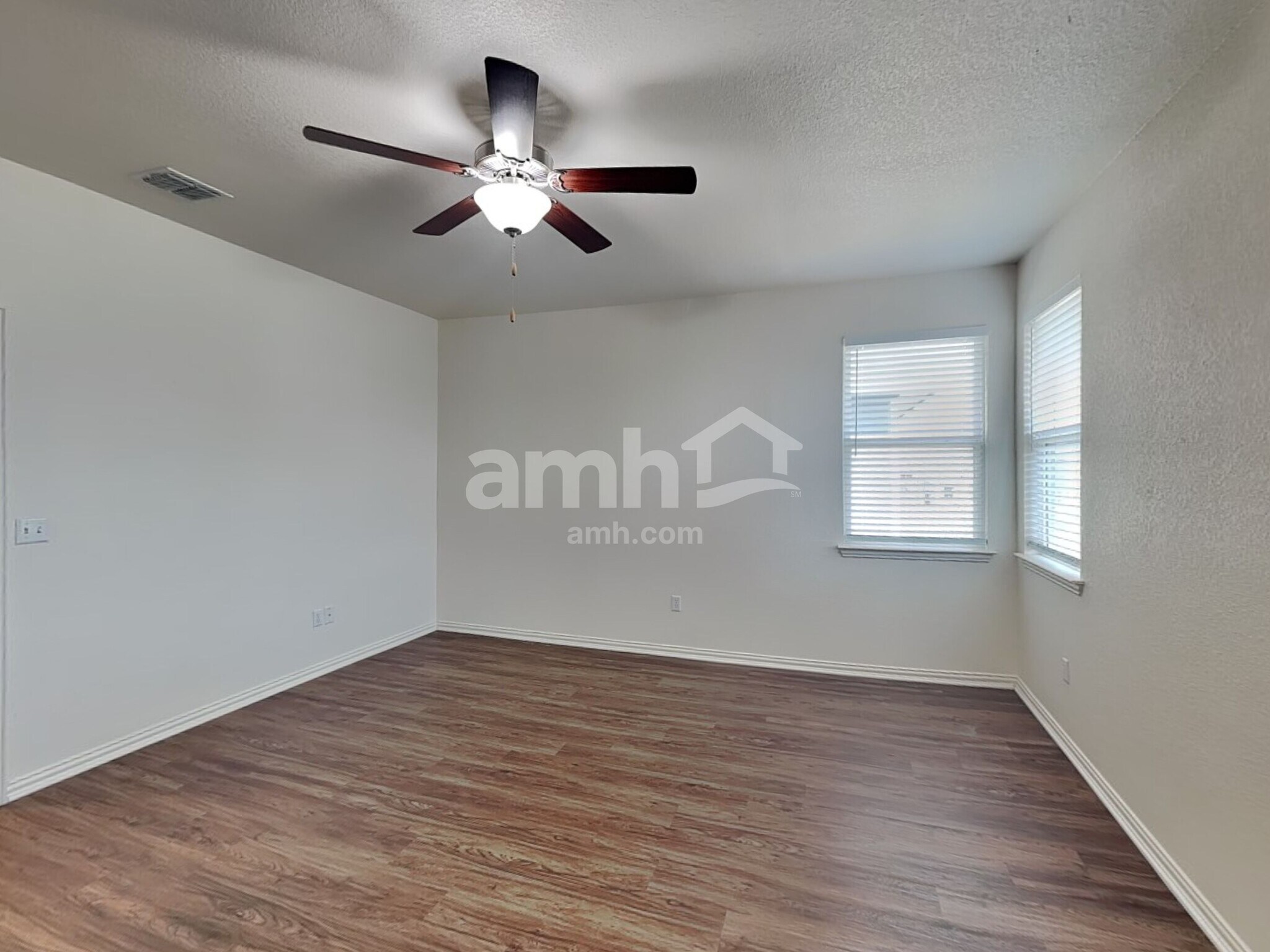 Building Photo - 180 Pebble Creek Run