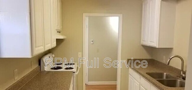 Building Photo - 5000 McMurray Ct