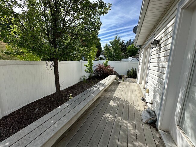 Building Photo - Spacious One-Level Living – 3 Bedrooms, 2 Baths, Central Valley School District