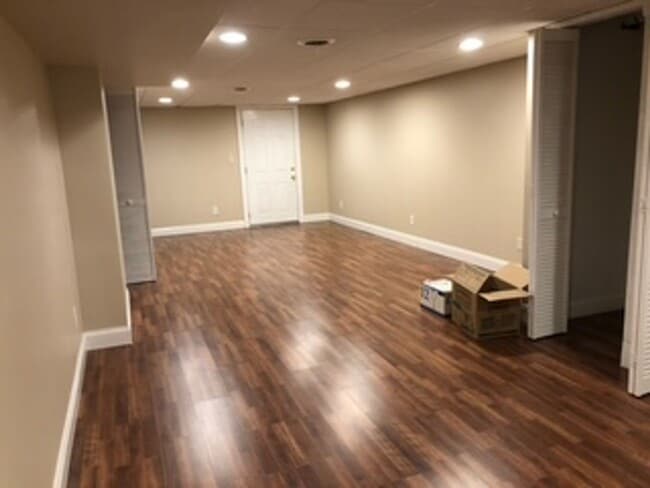 Building Photo - Renovated Townhome in Prime Location