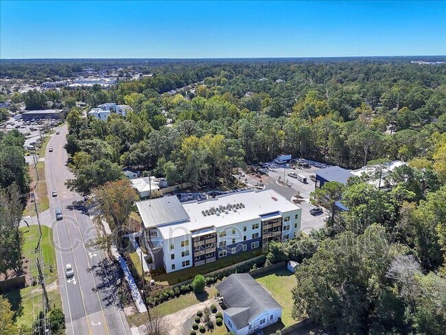 Building Photo - 610 S Kerr Ave