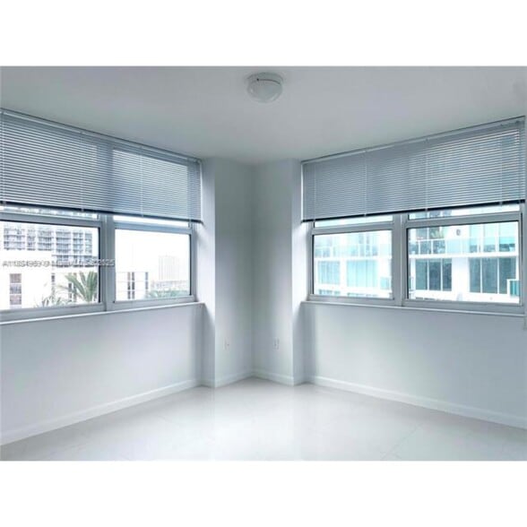 Building Photo - 31 SE 5th St