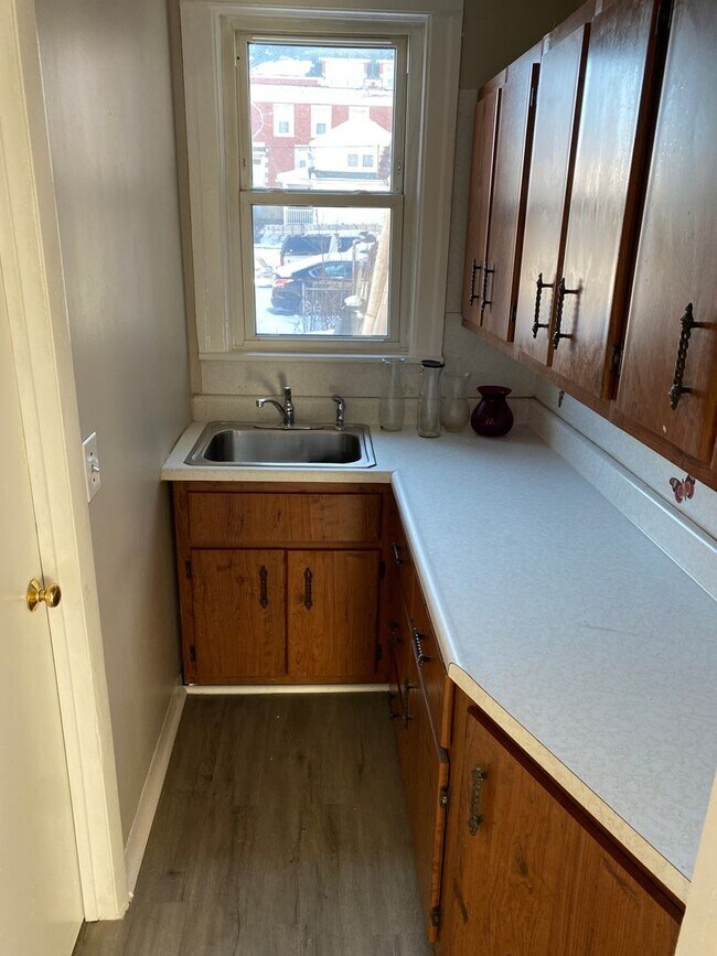 Building Photo - 1125-1127 Pittston Ave