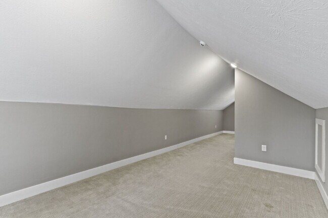Building Photo - 1701 Barth Ave