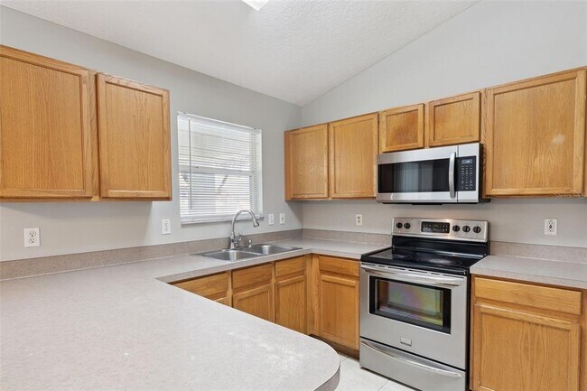Building Photo - 886 Scenic View Cir
