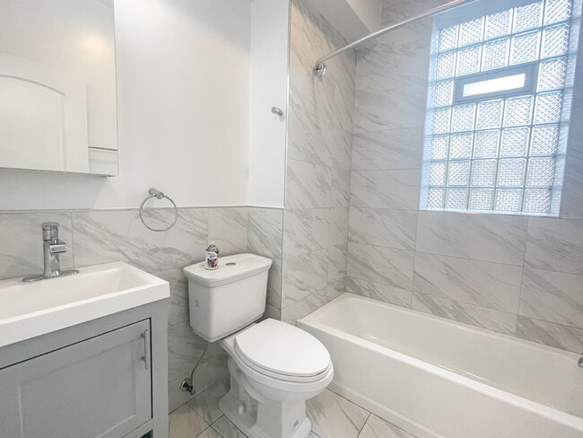 Building Photo - 3116 N Milwaukee Ave