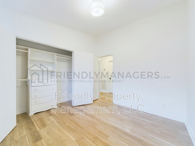 Building Photo - 304 Hobson St