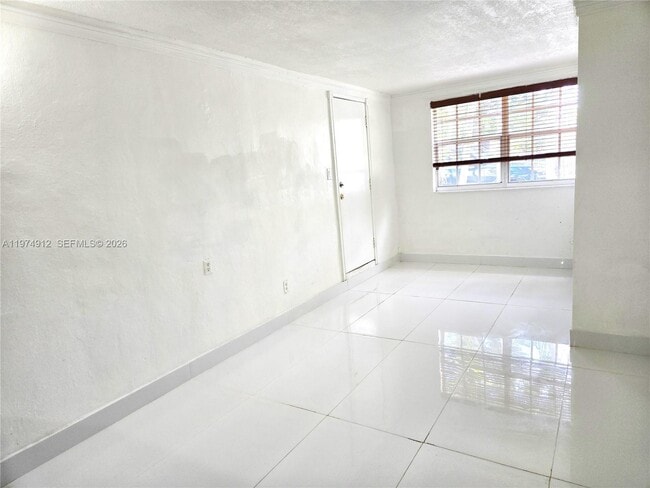 Building Photo - 131 SW 53rd Ct